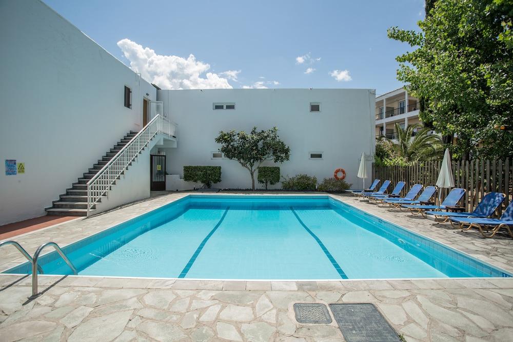 Popi Star Hotel Guviá Kültér fotó